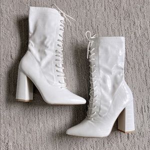 NastyGal Crop Lace Up Heeled Boots Faux Croco size 8 in White